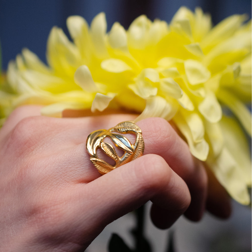 MELATI handcarved leaf ring