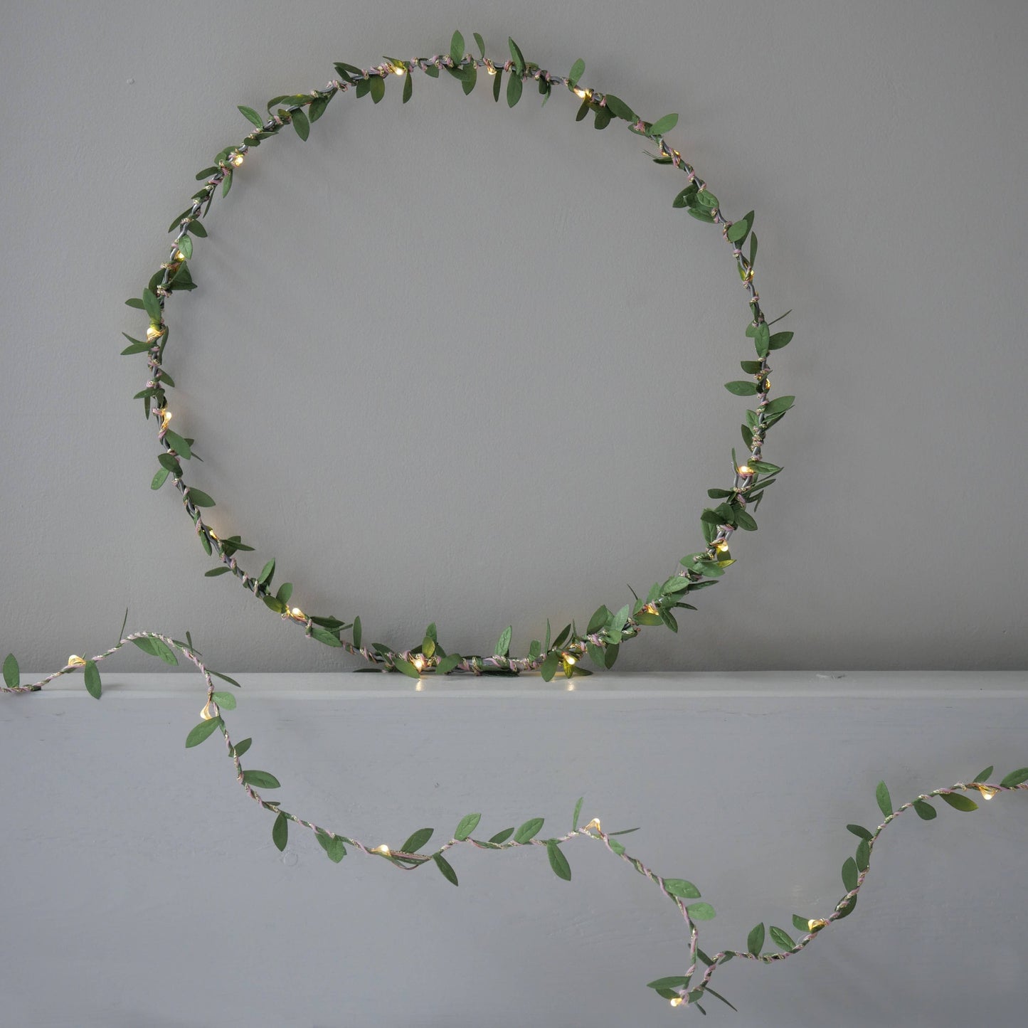 Green Leaf Light Up Wreath - Christmas Decoration
