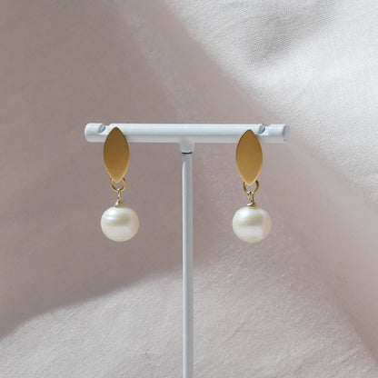 Seedpod pearl earrings